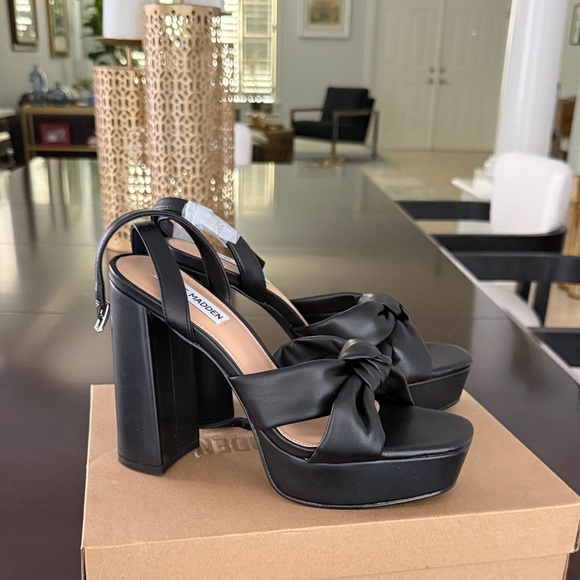 Steve Madden Black Platform Heels - Picture 1 of 3